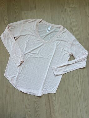 Athleta Soft Pale Blush V-Neck Long Sleeve Top